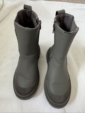 Zara Kids Dark Gray Pull-On Chelsea Boots